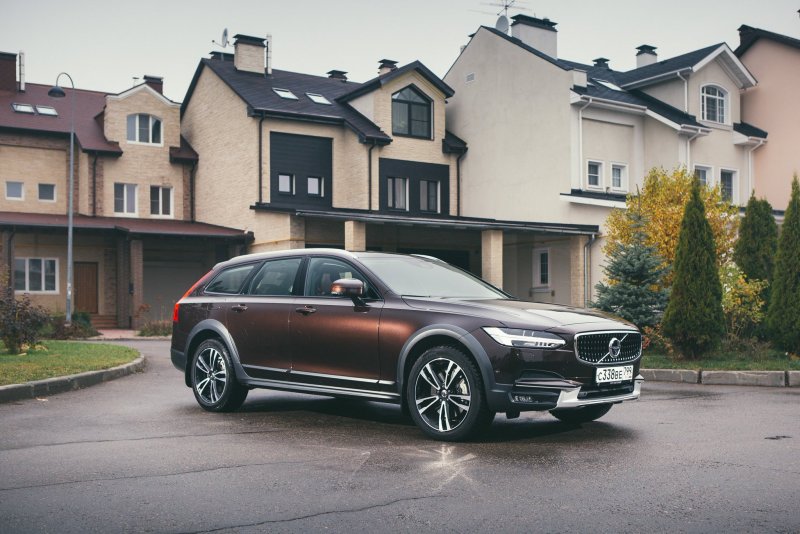 Volvo v90 Cross Country