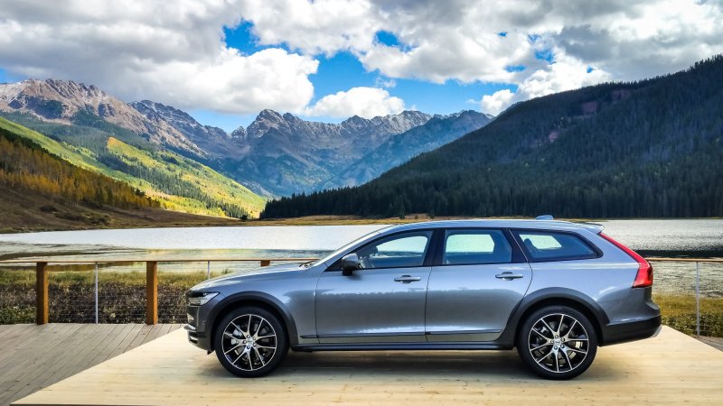 Volvo v90 Cross Country