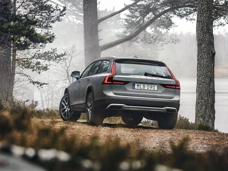 Volvo v90 Cross Country 2021