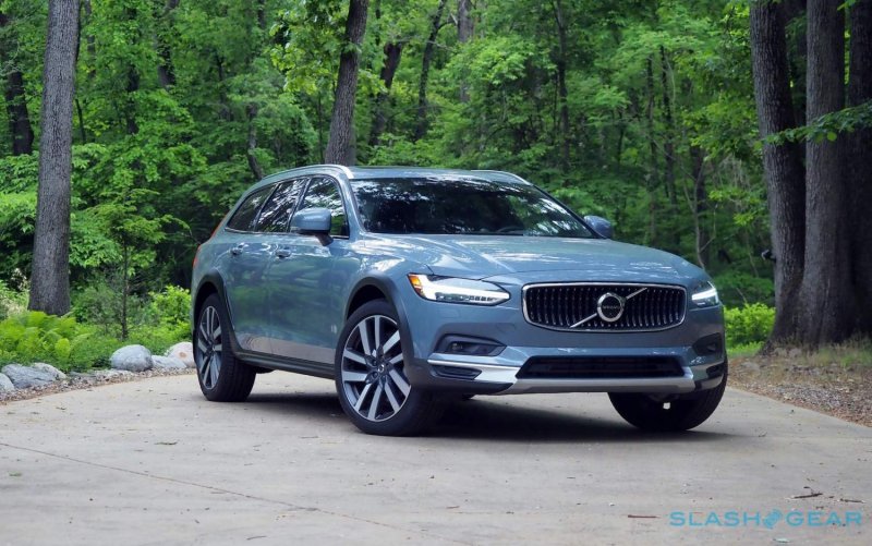 Volvo v90 Cross Country черный
