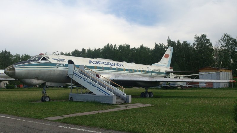 Пассажирский самолет училище