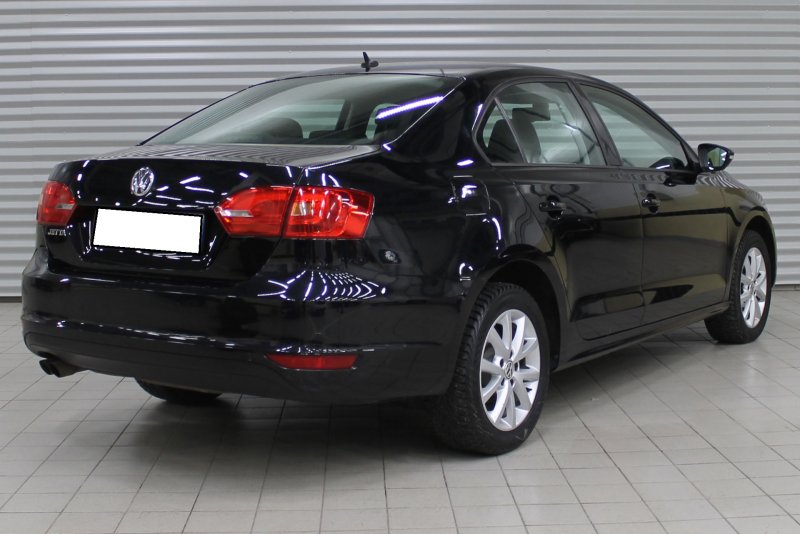 Jetta 2016 черная r17