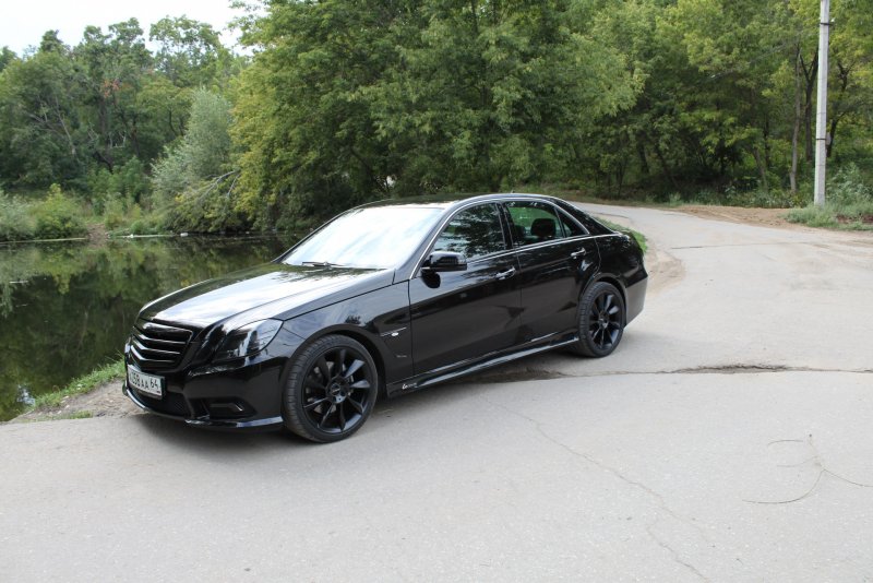 Mercedes Benz w212 черные диски
