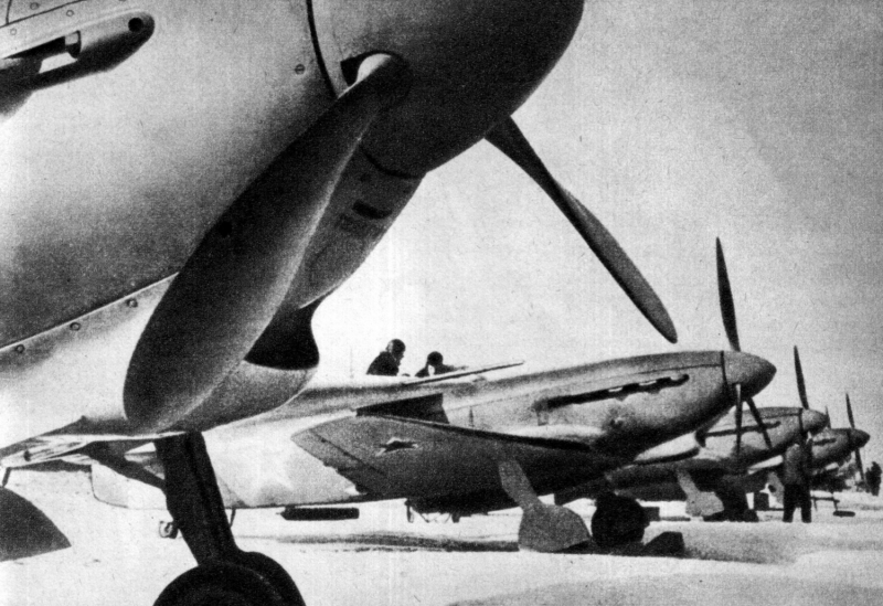 Самолет як-9 во время Великой Отечественной войны