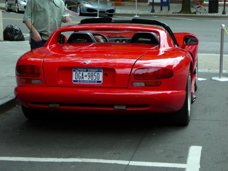 Dodge Viper капот