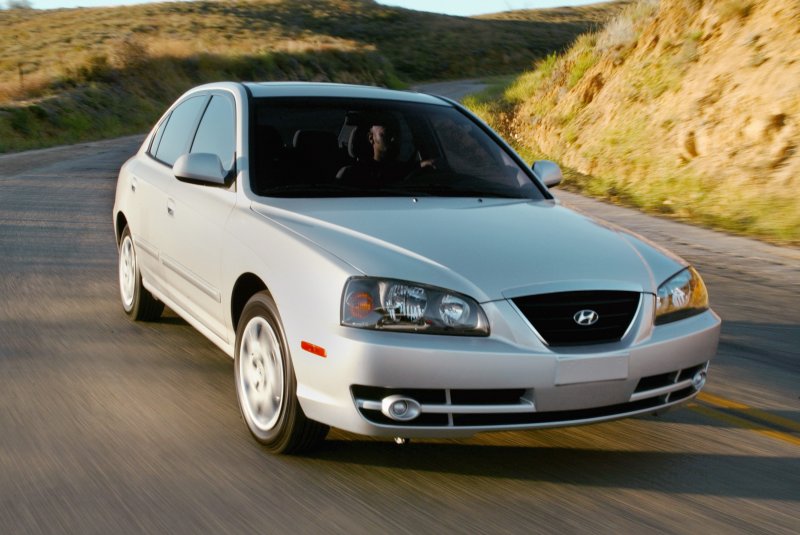 Hyundai Elantra 2005 седан