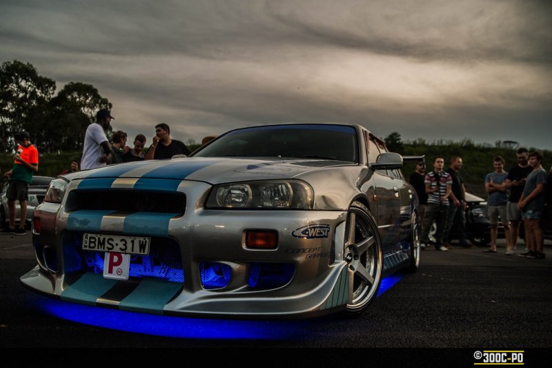 Nissan Skyline пол Уокер
