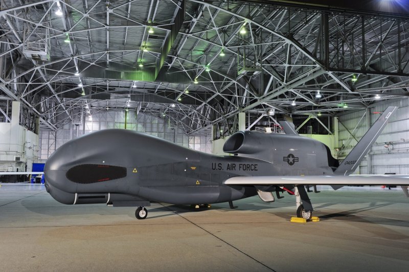 Стратегический беспилотник США RQ 4