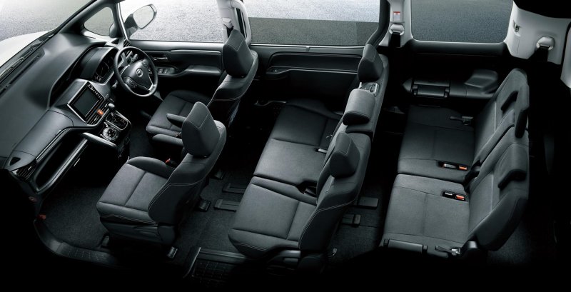 Toyota Noah 2015 салон
