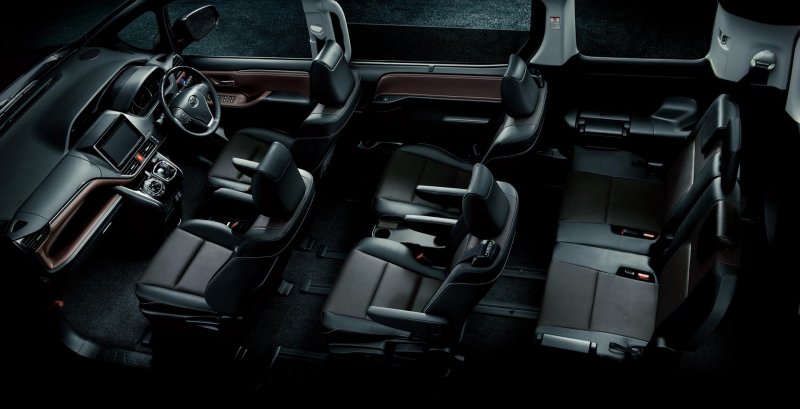 Toyota Noah 2014 салон