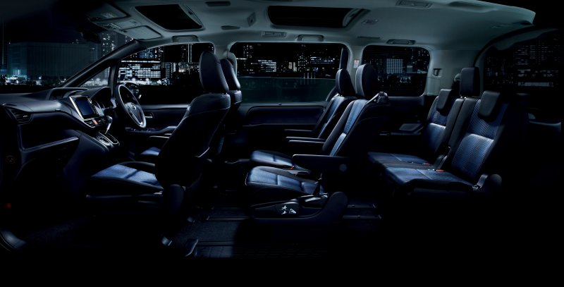 Toyota Noah 2015 салон