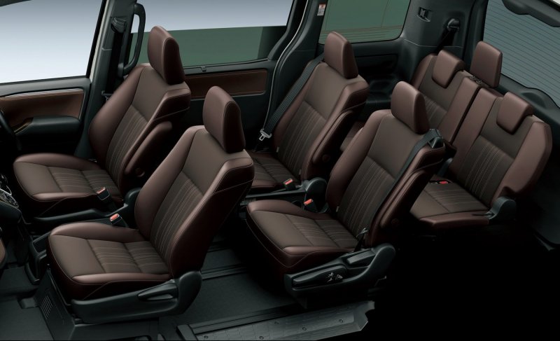 Toyota Esquire 2017