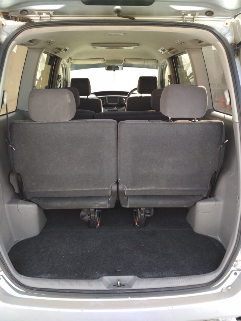Toyota Voxy 2004