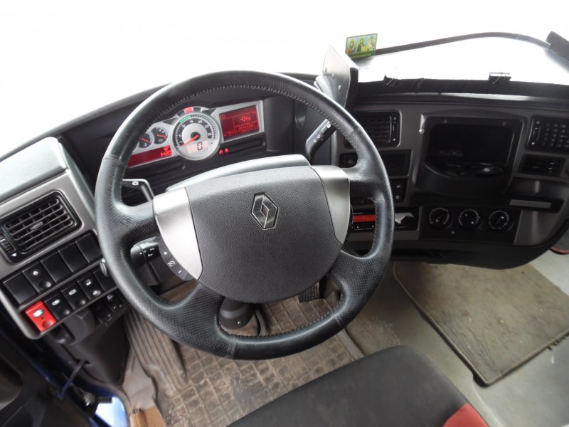 Renault Magnum 2010 салон