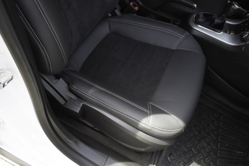 Чехлы Volvo s40