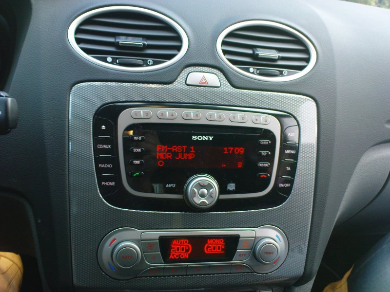 Штатная магнитола Ford Focus 2 2008 года