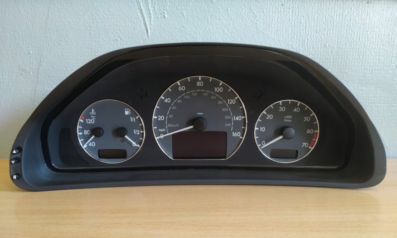 Mercedes w220 приборная панель