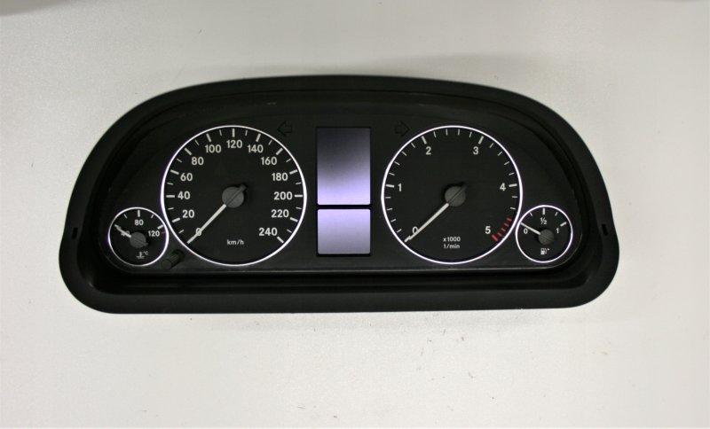 Приборная панель Мерседес w212