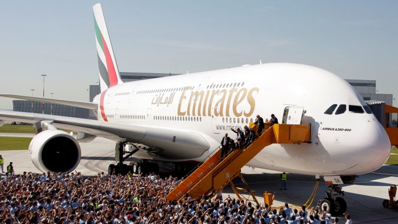 Airbus a380 SUPERJUMBO Jet золотой