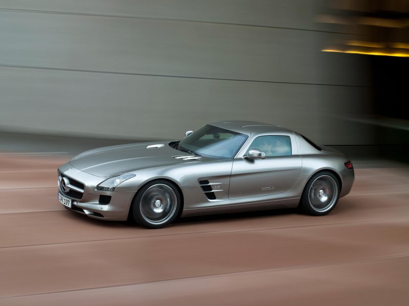 Mercedes Benz SLS 2010