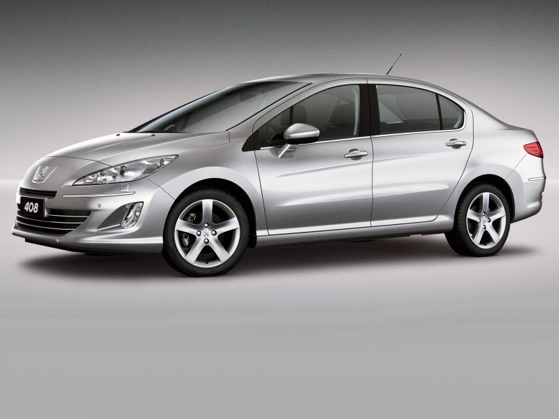 Peugeot 408 седан