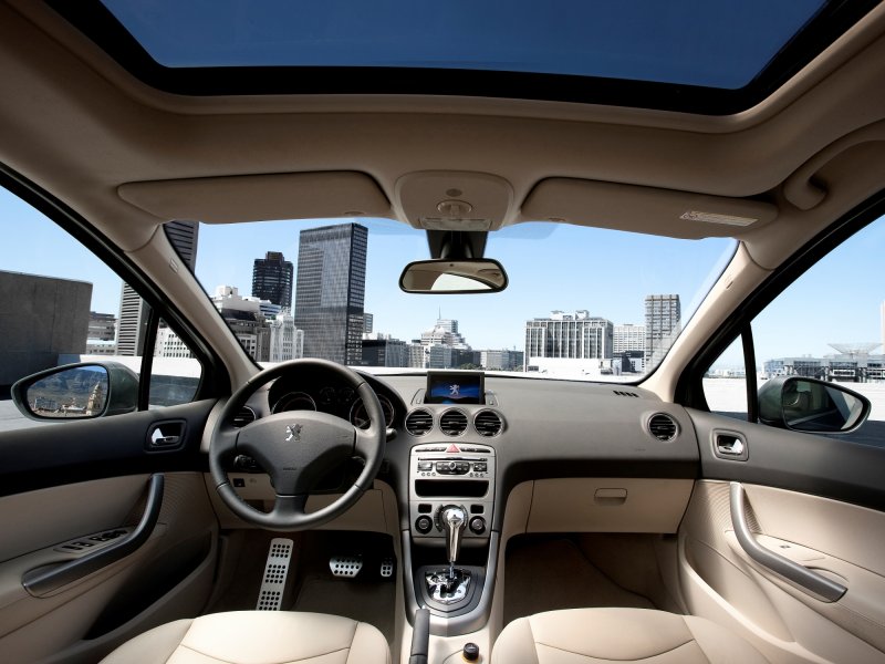 Peugeot 408 i