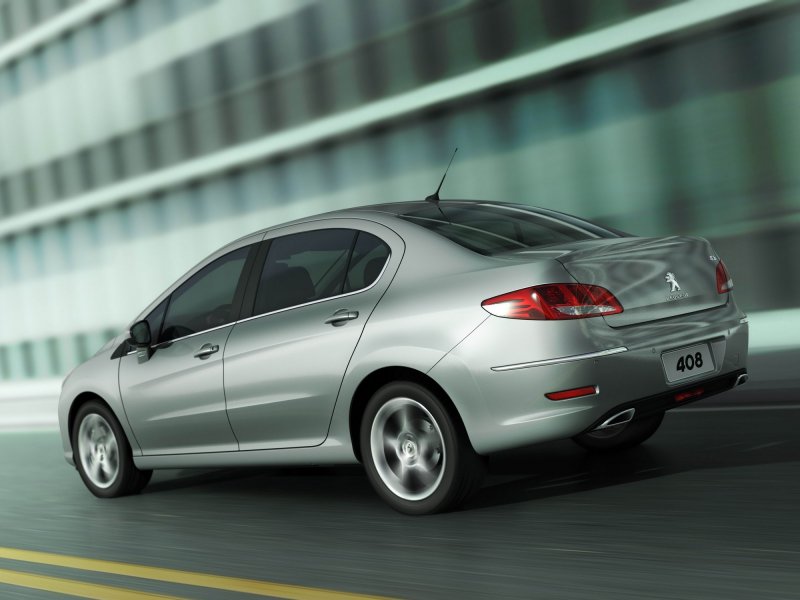 Peugeot 408 седан