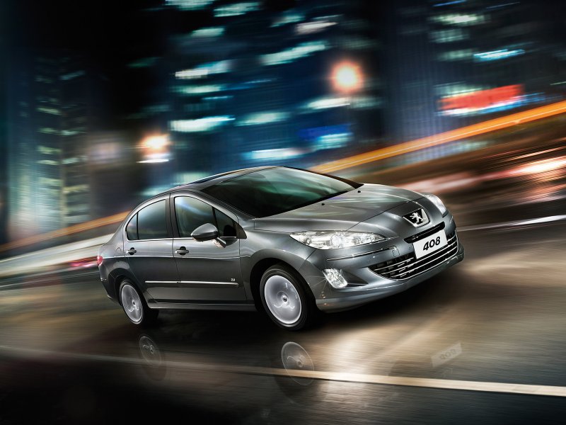 Peugeot 408 седан