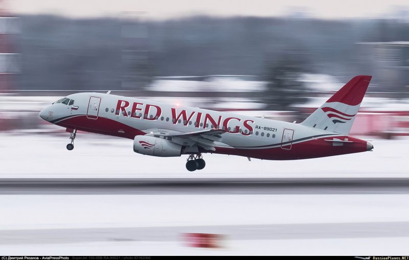 Ту-204 Red Wings