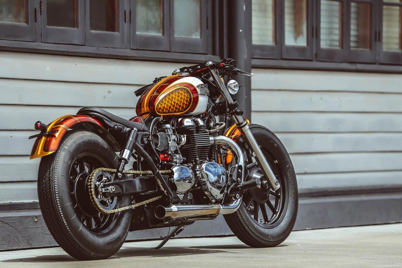 Мотоцикл боббер Harley Davidson