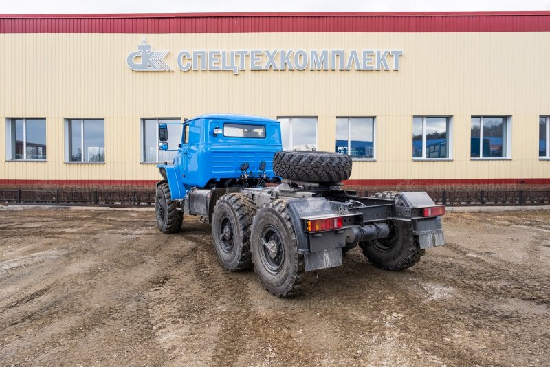 Урал 44202 седельный тягач