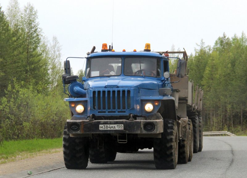 Урал 44202 топливозаправщик