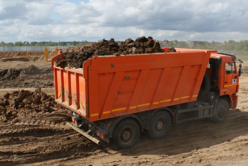 КАМАЗ 6520 погрузка грунта