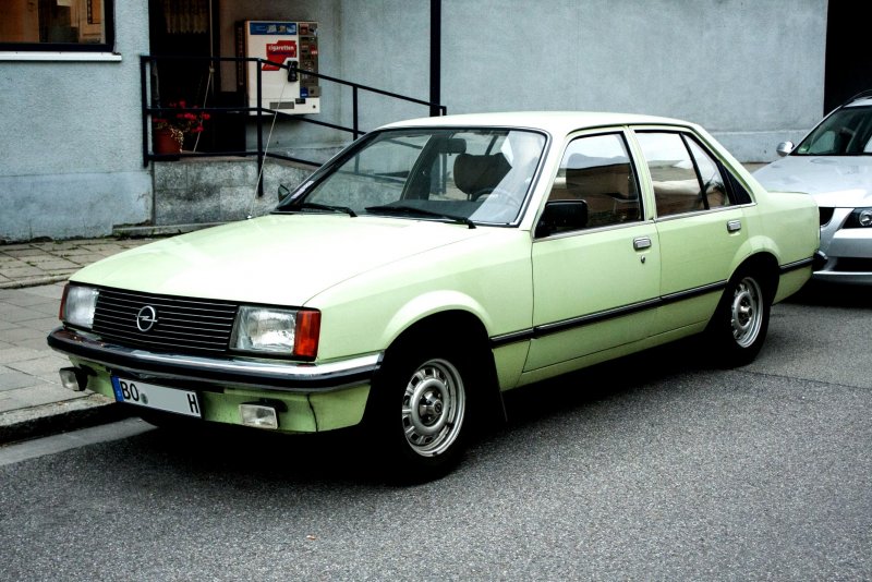Opel Rekord, 1978