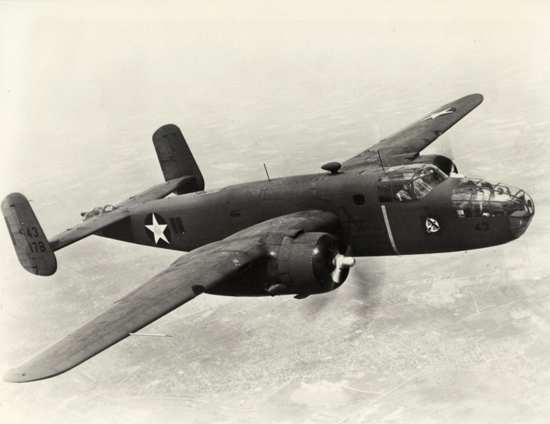 B-25 бомбардировщик