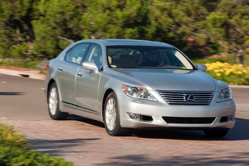 Lexus лс 460