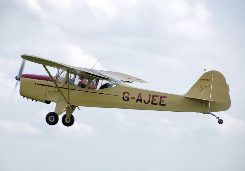 Легкий многоцелевой самолет Taylorcraft Auster