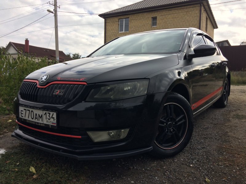Skoda Octavia 2013 чёрная анти хром