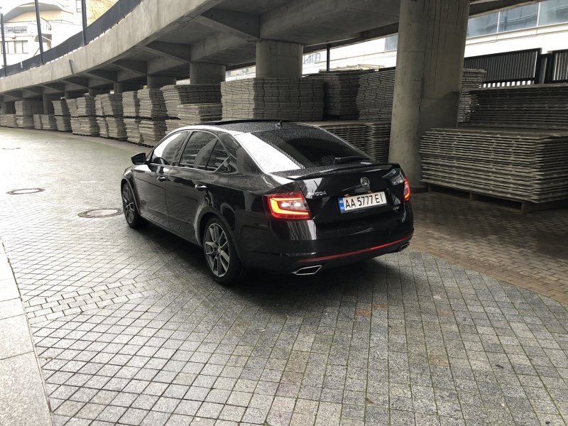 Skoda Octavia RS a7 черная