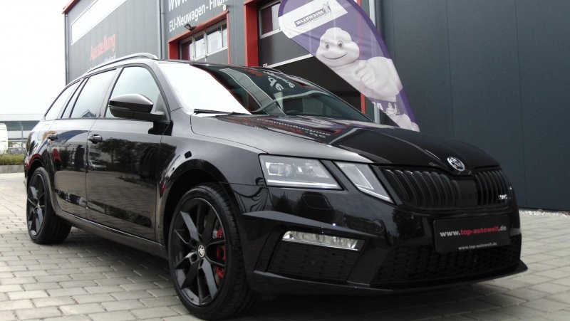 Skoda Octavia RS a7 черная