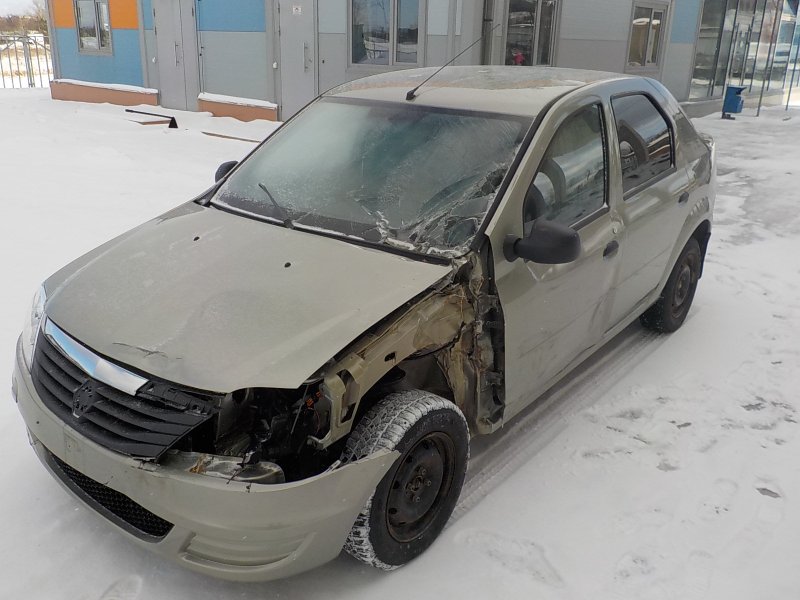 Рено Флюенс 2010 битый