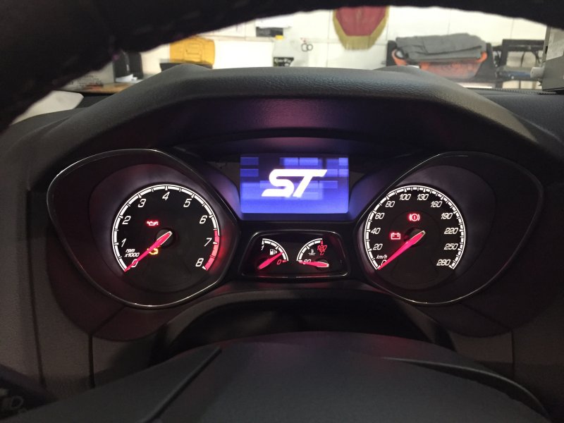 Панель приборов Ford Focus 3 Рестайлинг