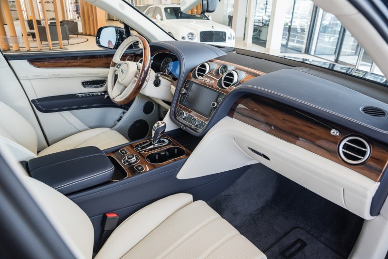 Bentley Bentayga 2020 салон