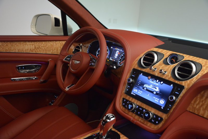 Bentley Bentayga 2018 салон