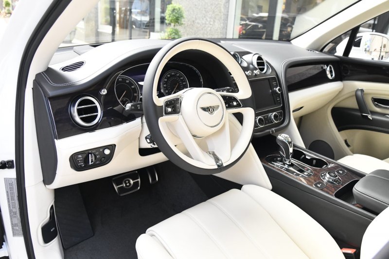 Bentley Bentayga салон