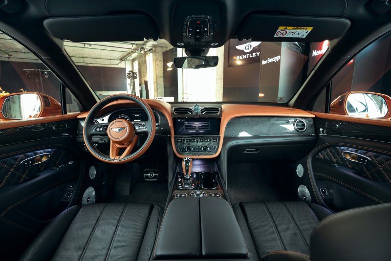 Bentley Bentayga 2021 салон