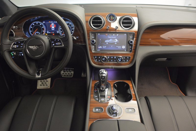 Bentley Bentayga 2021 салон