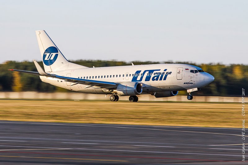Boeing 737 UTAIR