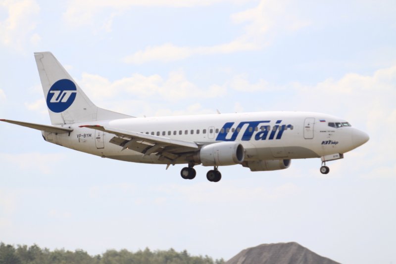 Boeing 737-900 UTAIR