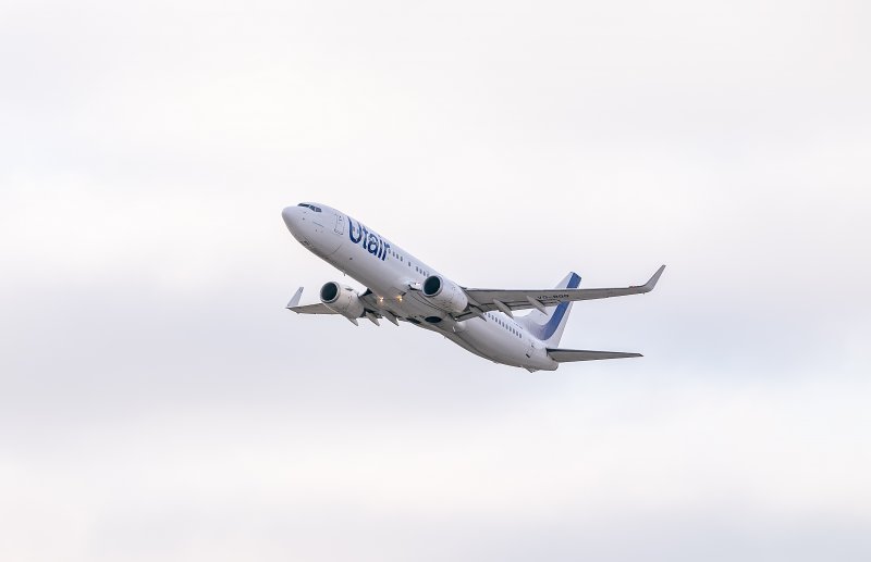 Boeing 737 UTAIR